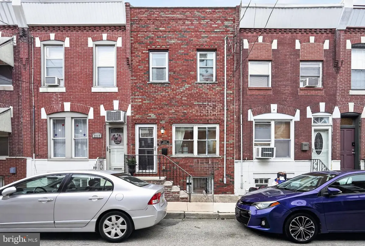 2319 S Warnock St, Philadelphia, PA 19148 - #1