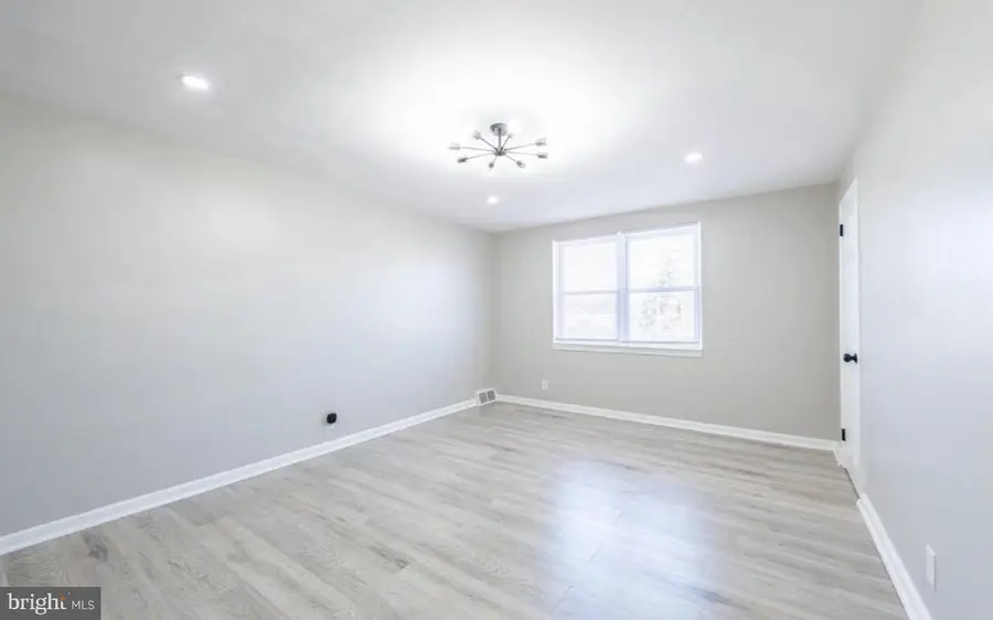210 Albanus St, Philadelphia, PA 19120 - #3