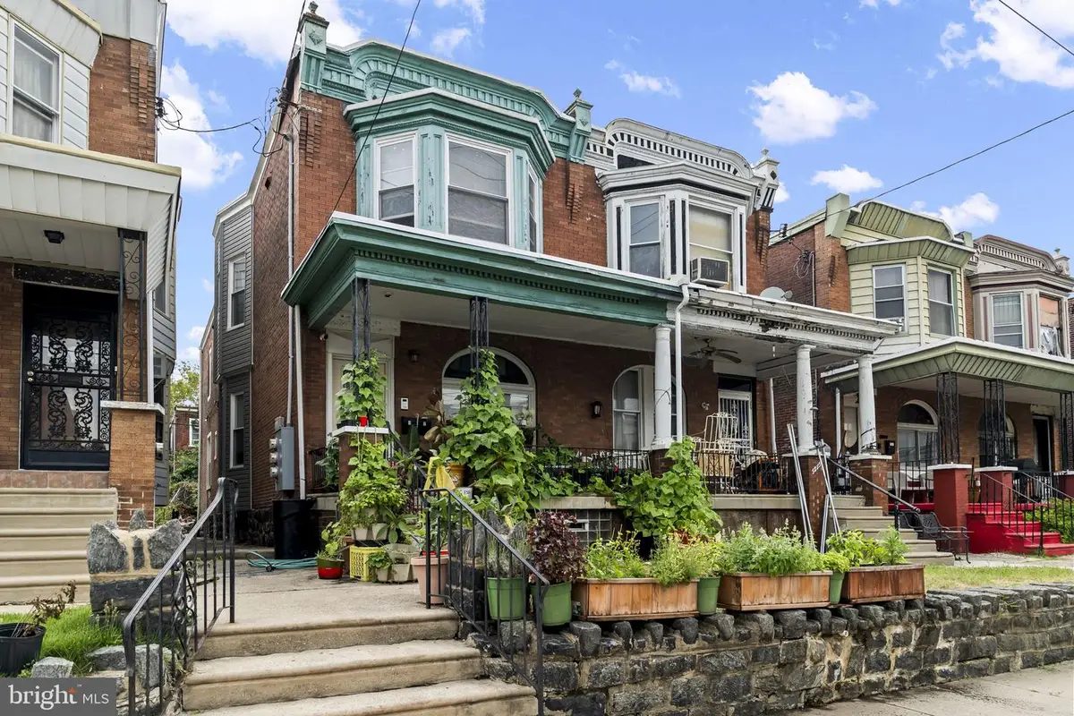 5227 Catharine St, Philadelphia, PA 19143 - #1