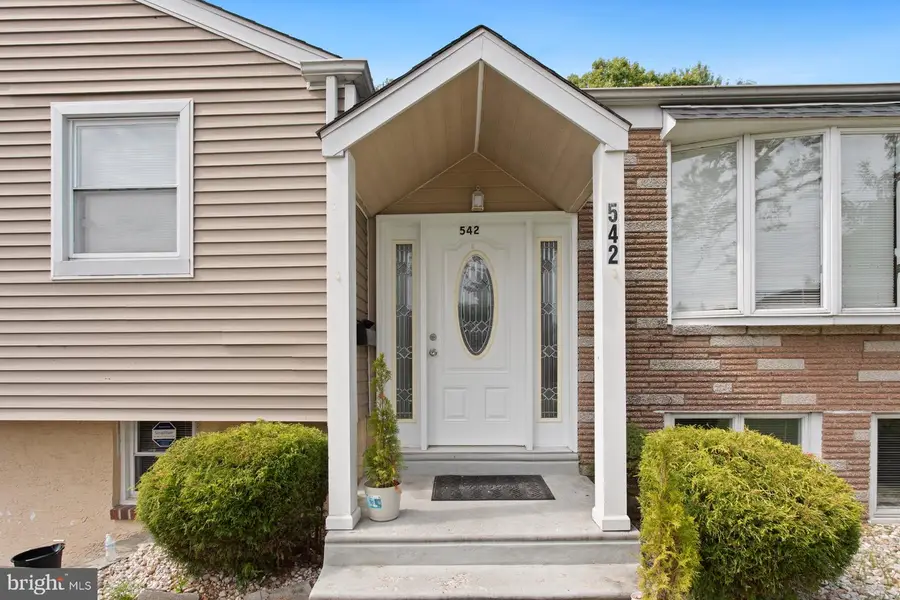 542 Burgess St, Philadelphia, PA 19116 - #2