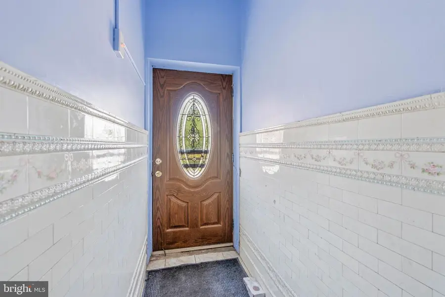 673 N 11th St, Philadelphia, PA 19123 - #3