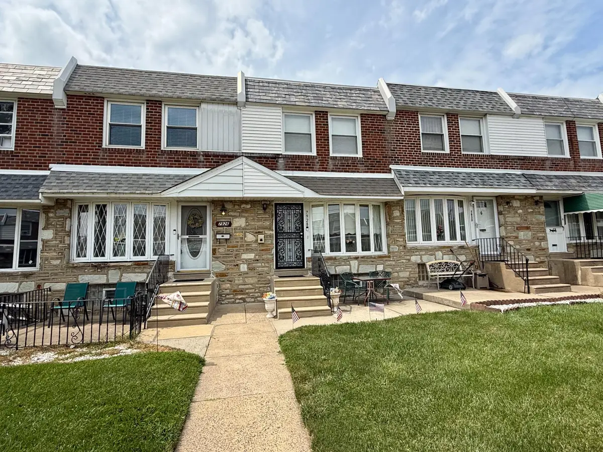 7926 Leonard St, Philadelphia, PA 19152 - #1