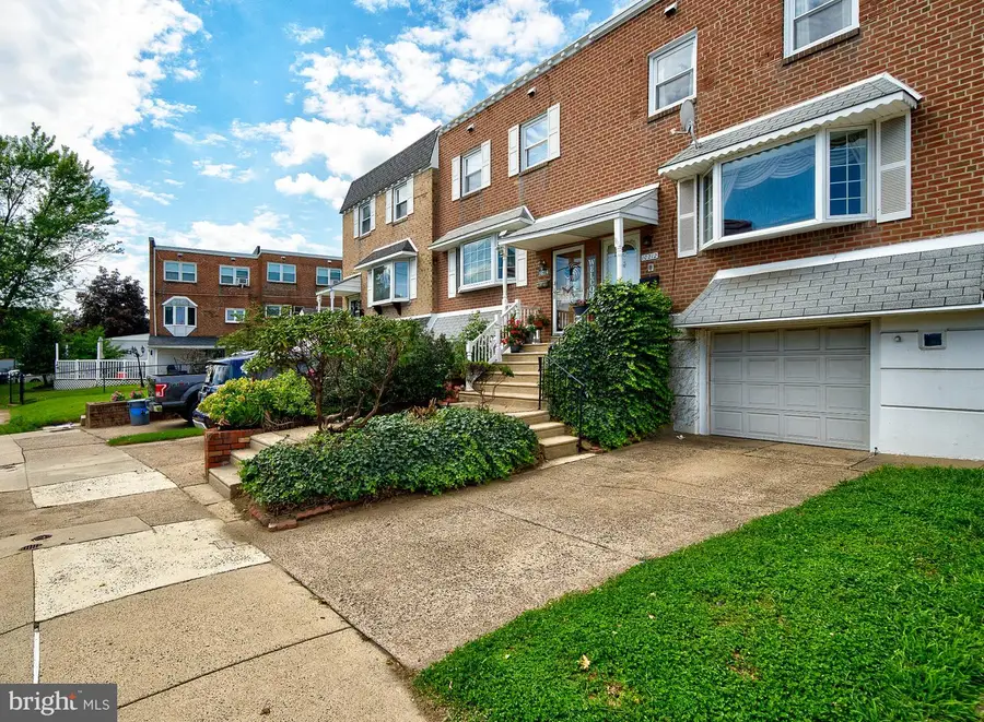 10212 Calera Rd, Philadelphia, PA 19114 - #2