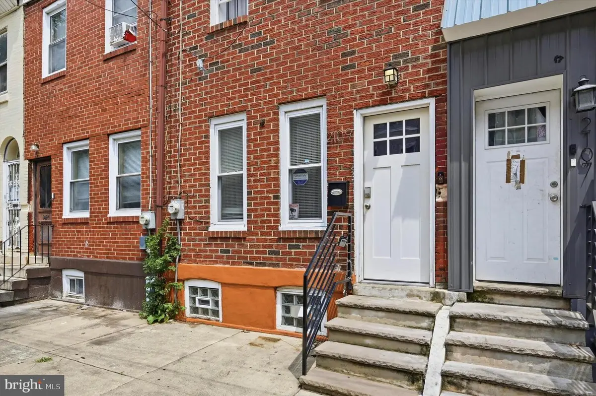 2109 N Franklin St, Philadelphia, PA 19122 - #1