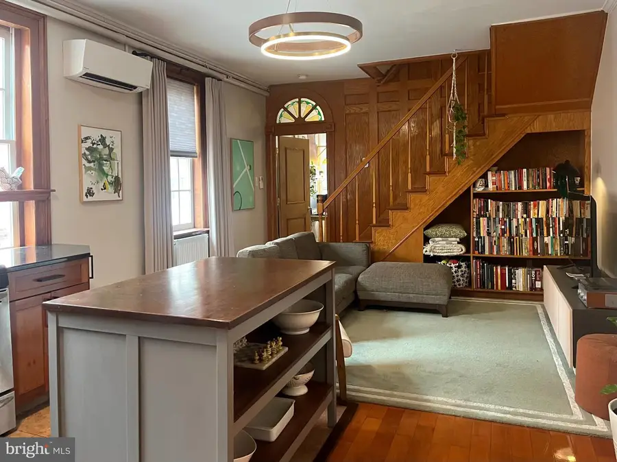 1215 Spruce St #302, Philadelphia, PA 19107 - #2