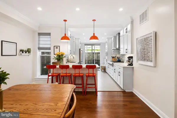 866 Corinthian Ave, PHILADELPHIA, PA 19130