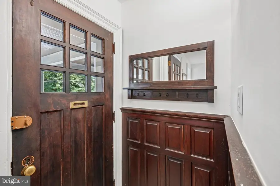 7119 Cresheim Rd, Philadelphia, PA 19119 - #3