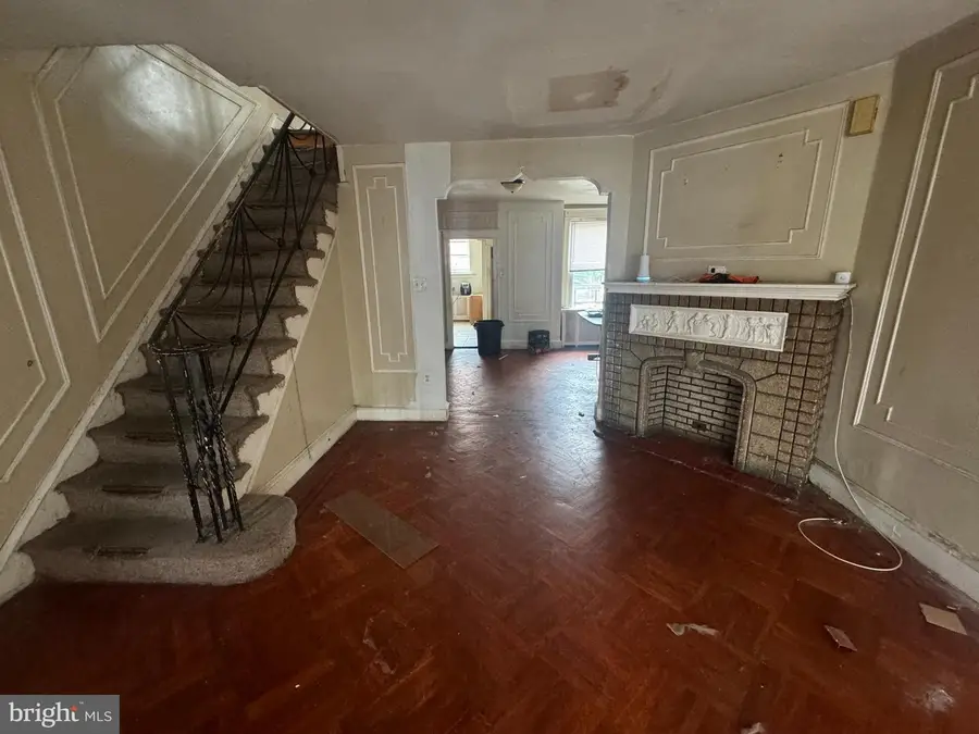 806 W Wellens St, Philadelphia, PA 19141 - #2