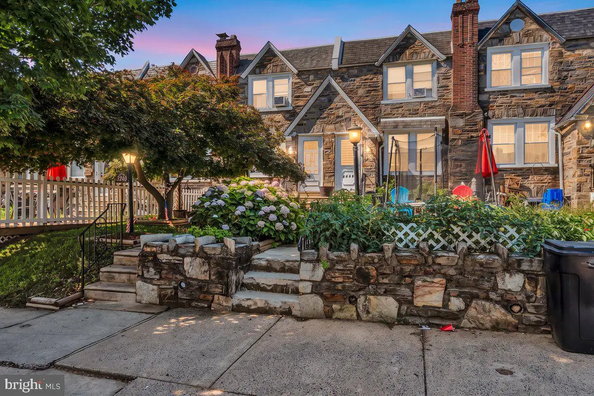 3240 Longshore Ave, Philadelphia, PA 19149 - #1