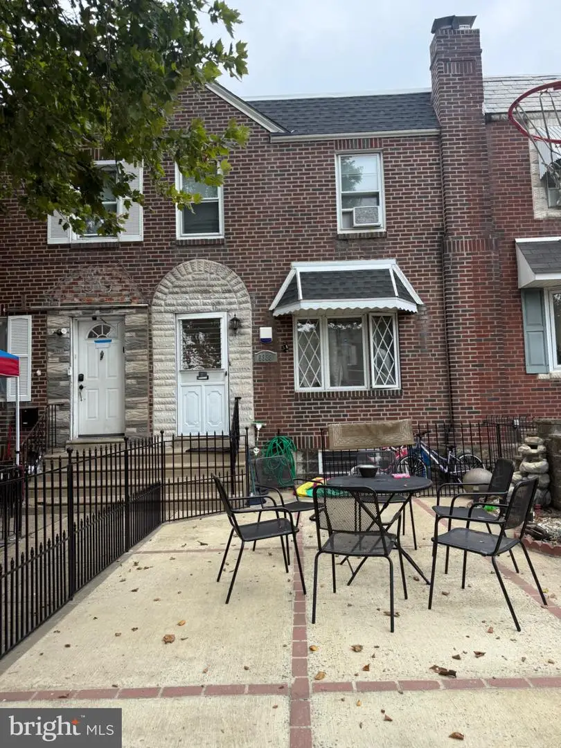 6338 Jackson St, Philadelphia, PA 19135 - #1