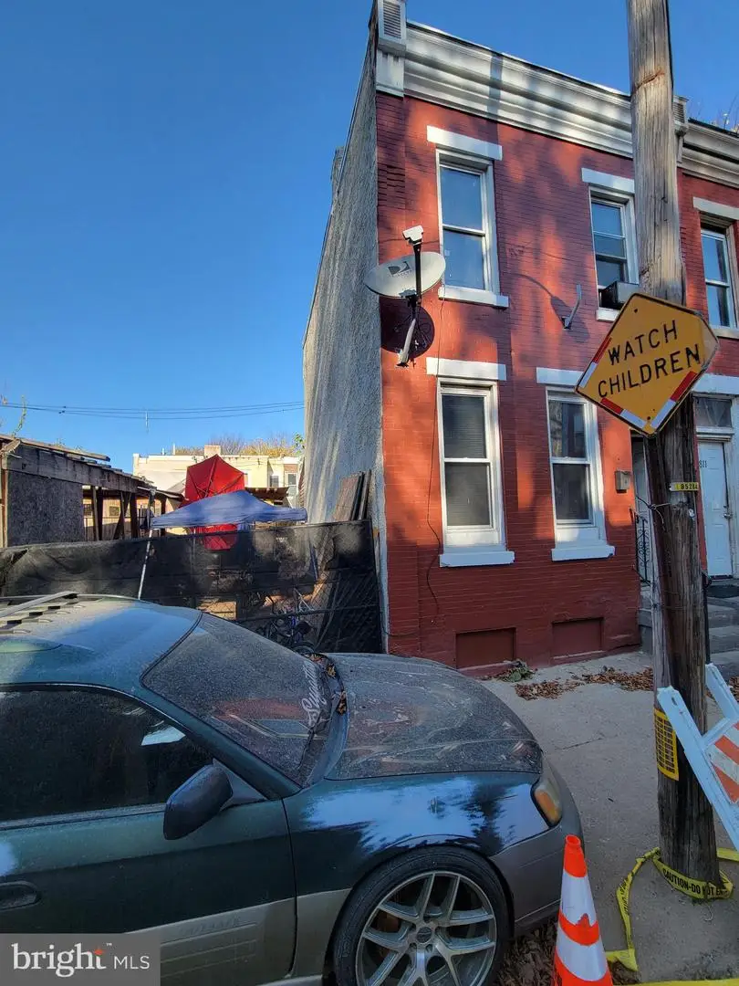 813 W Birch St, Philadelphia, PA 19133 - #3