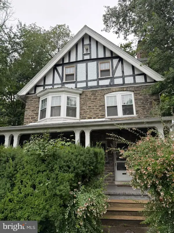 6672 Lincoln Dr, PHILADELPHIA, PA 19119