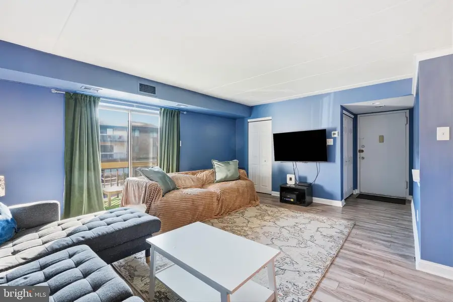 58102 Delaire Landing Rd #102, Philadelphia, PA 19114 - #3