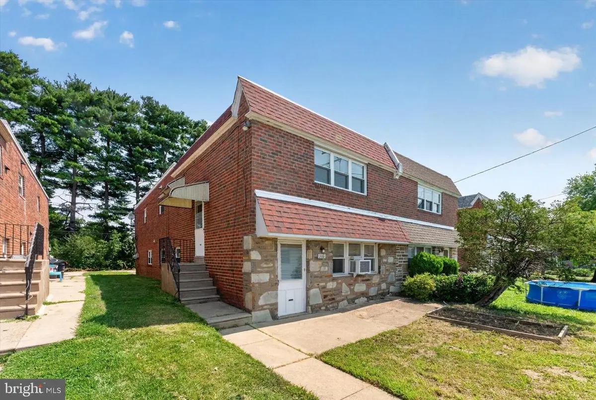 2261 Strahle St, Philadelphia, PA 19152 - #1