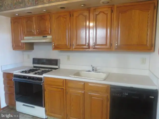 132 Roseberry St, Philadelphia, PA 19148 - #3