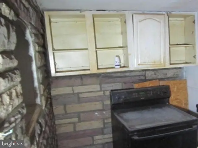 1335 E Airdrie St, Philadelphia, PA 19124 - #3