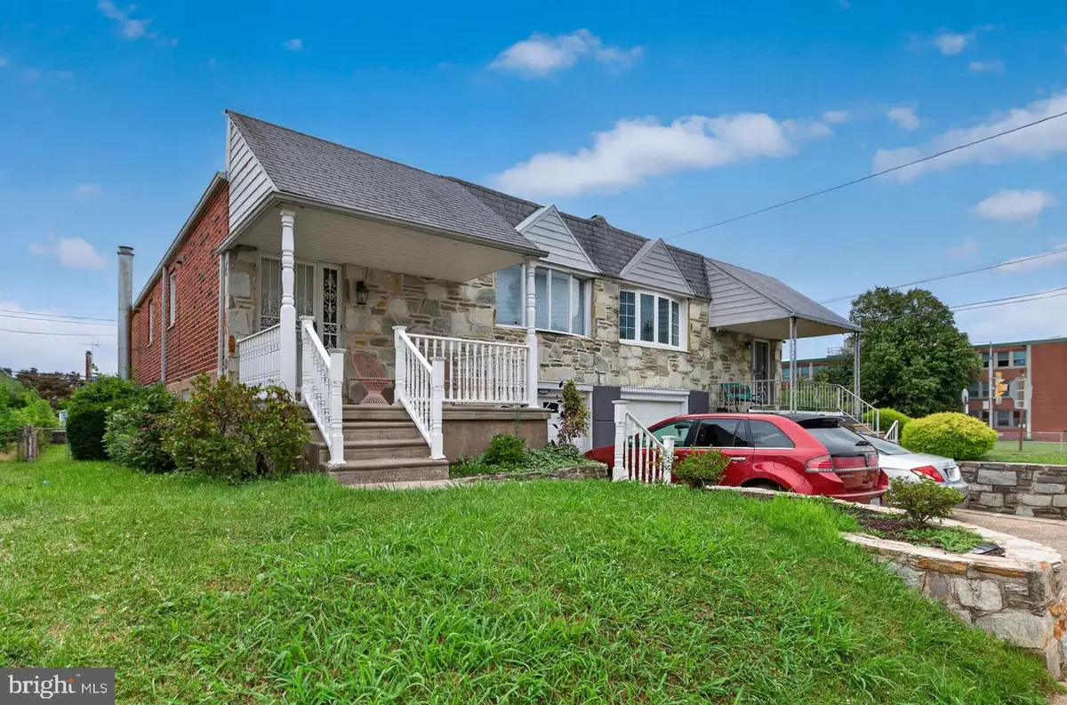 9731 Hoff St, Philadelphia, PA 19115 - #1