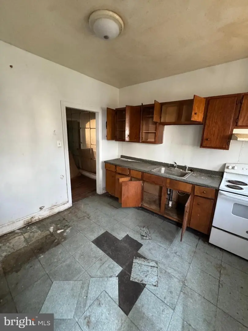 1727 S Edgewood St, Philadelphia, PA 19142 - #2