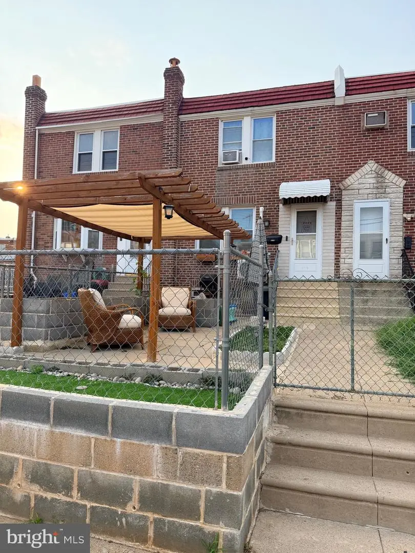 6118 Walker St, Philadelphia, PA 19135 - #2