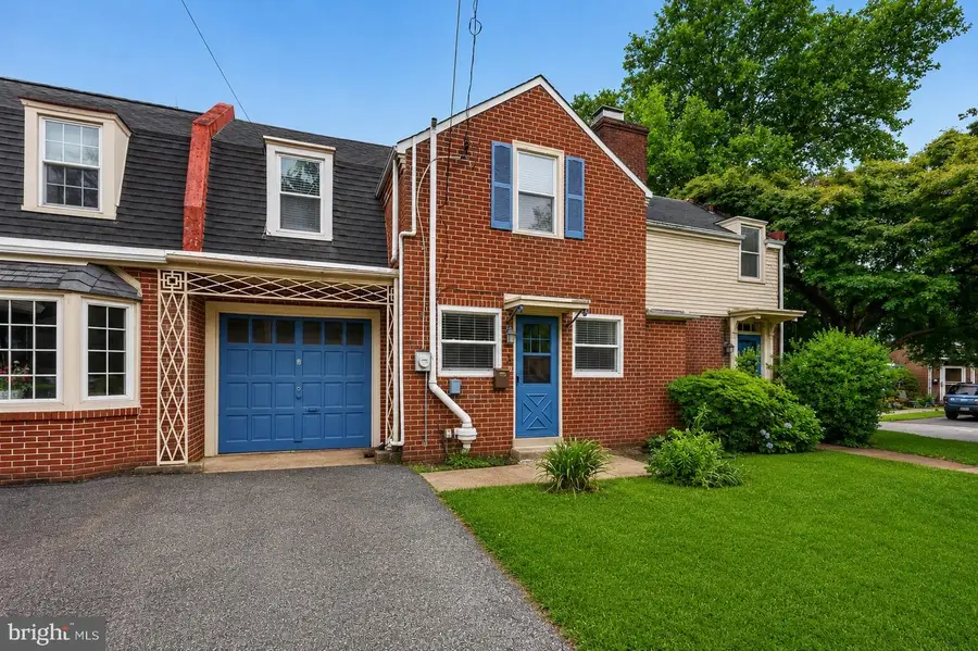 3 Lothian Pl, Philadelphia, PA 19128 - #2
