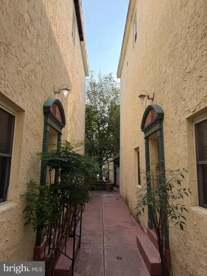 1227 Shackamaxon St #8, Philadelphia, PA 19125 - #3