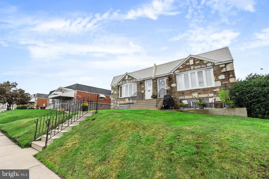 3806 Karen St, Philadelphia, PA 19114 - #2