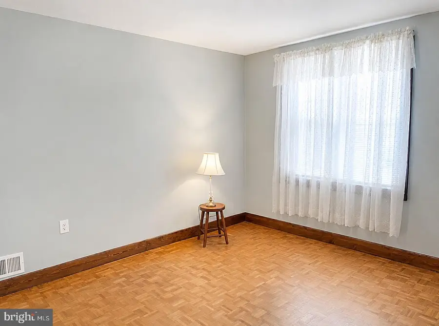 423 Shurs Ln, Philadelphia, PA 19128 - #3