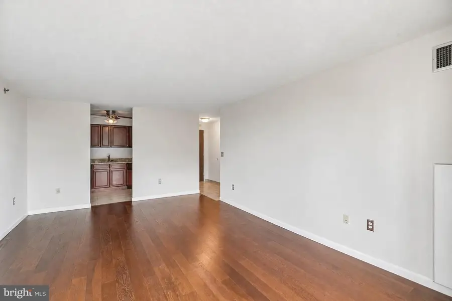 2020 Walnut St #16k, Philadelphia, PA 19103 - #3