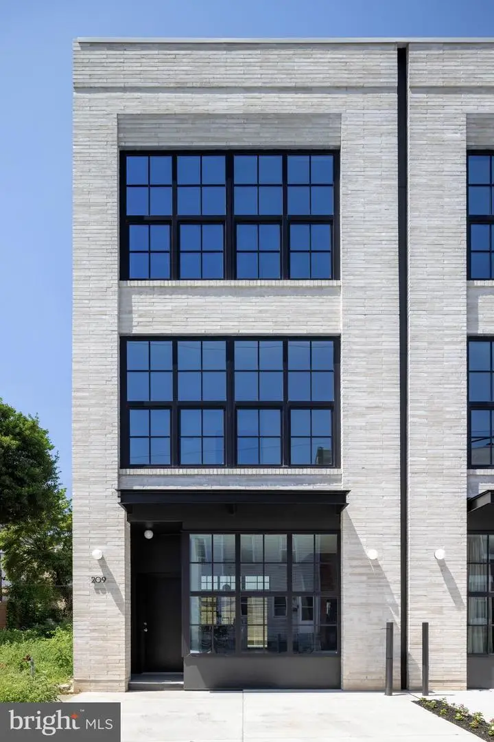 209 E Wildey St, Philadelphia, PA 19125 - #2