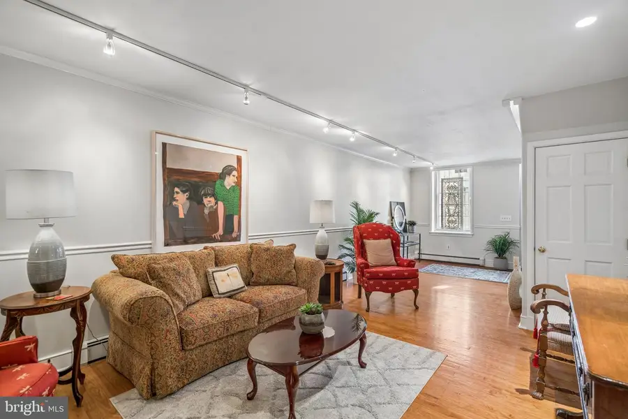 156 N 3rd St, Philadelphia, PA 19106 - #3