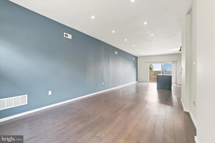 527 W Jefferson St, Philadelphia, PA 19122 - #2