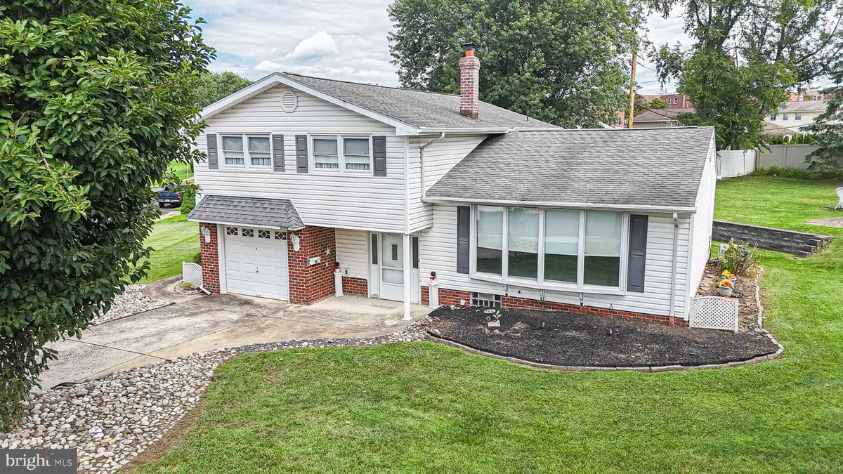 1103 Hedgerow Ln, Philadelphia, PA 19115 - #1