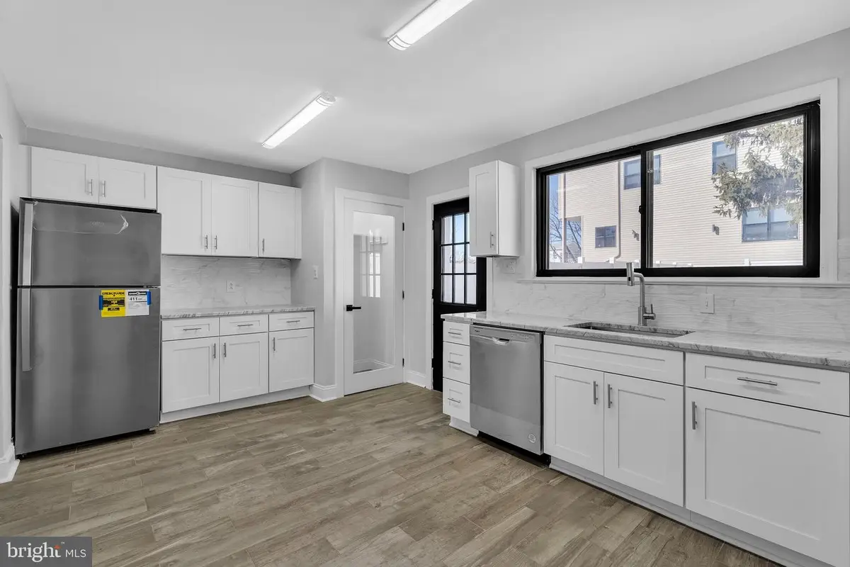 382 Martin St, Philadelphia, PA 19128 - #1