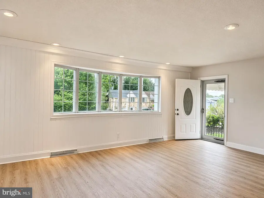 1162 Glenn St, Philadelphia, PA 19115 - #3