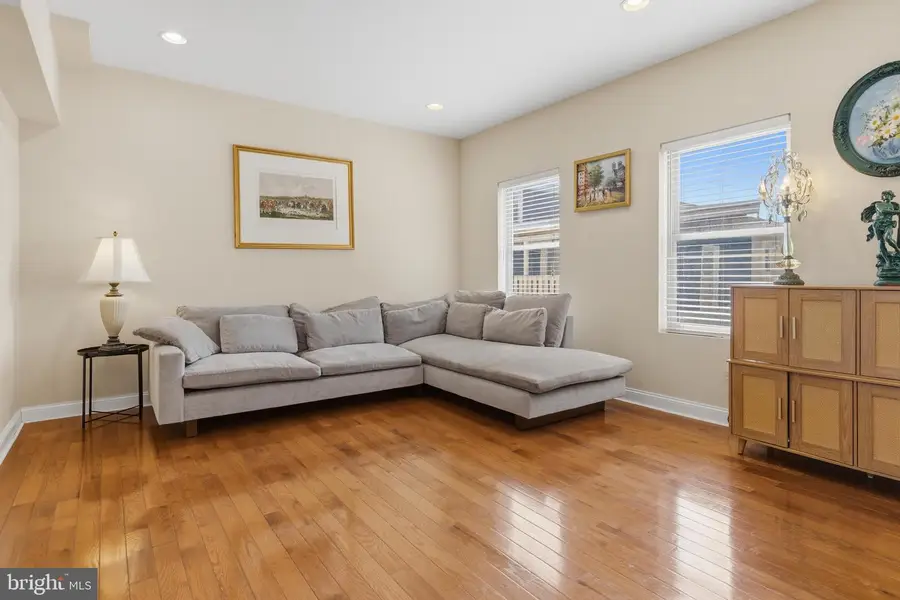 269 Grape St, Philadelphia, PA 19128 - #2