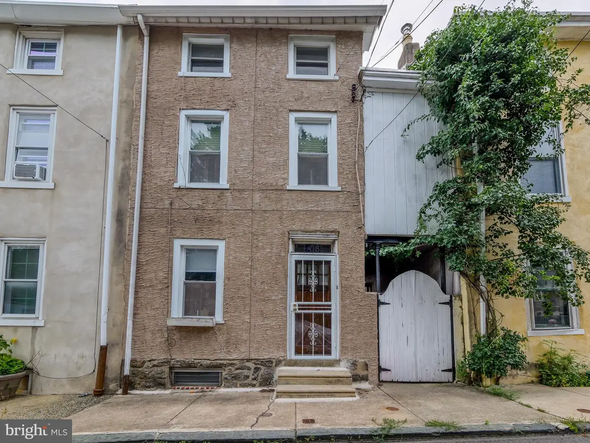 418 W Woodlawn St, Philadelphia, PA 19144 - #1