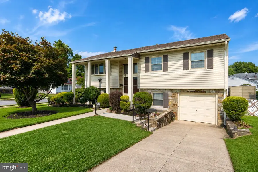 9745 Portis Rd, Philadelphia, PA 19115 - #2