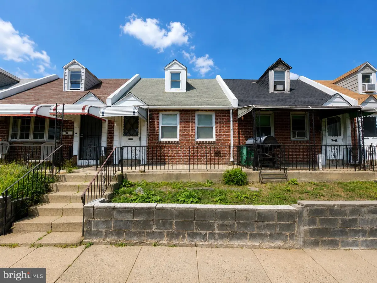 6433 Guyer Ave, Philadelphia, PA 19142 - #1