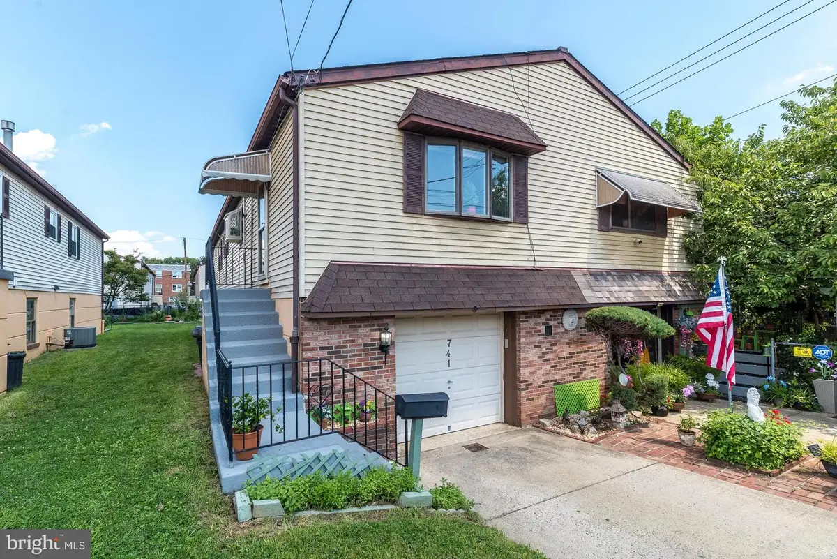 741-00 Brighton St, Philadelphia, PA 19111 - #1