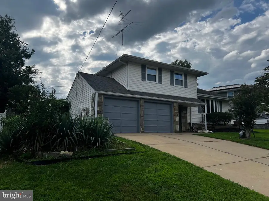 588 Kismet Rd, Philadelphia, PA 19115 - #2
