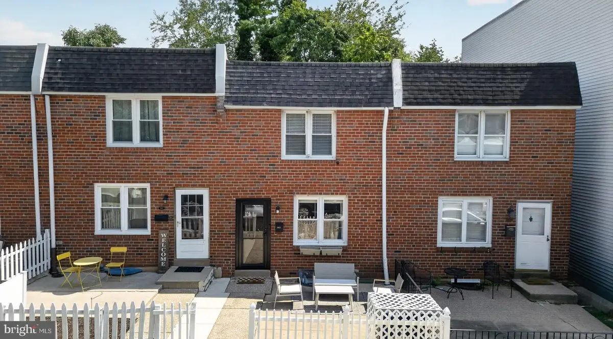 367 Conarroe St, Philadelphia, PA 19128 - #1