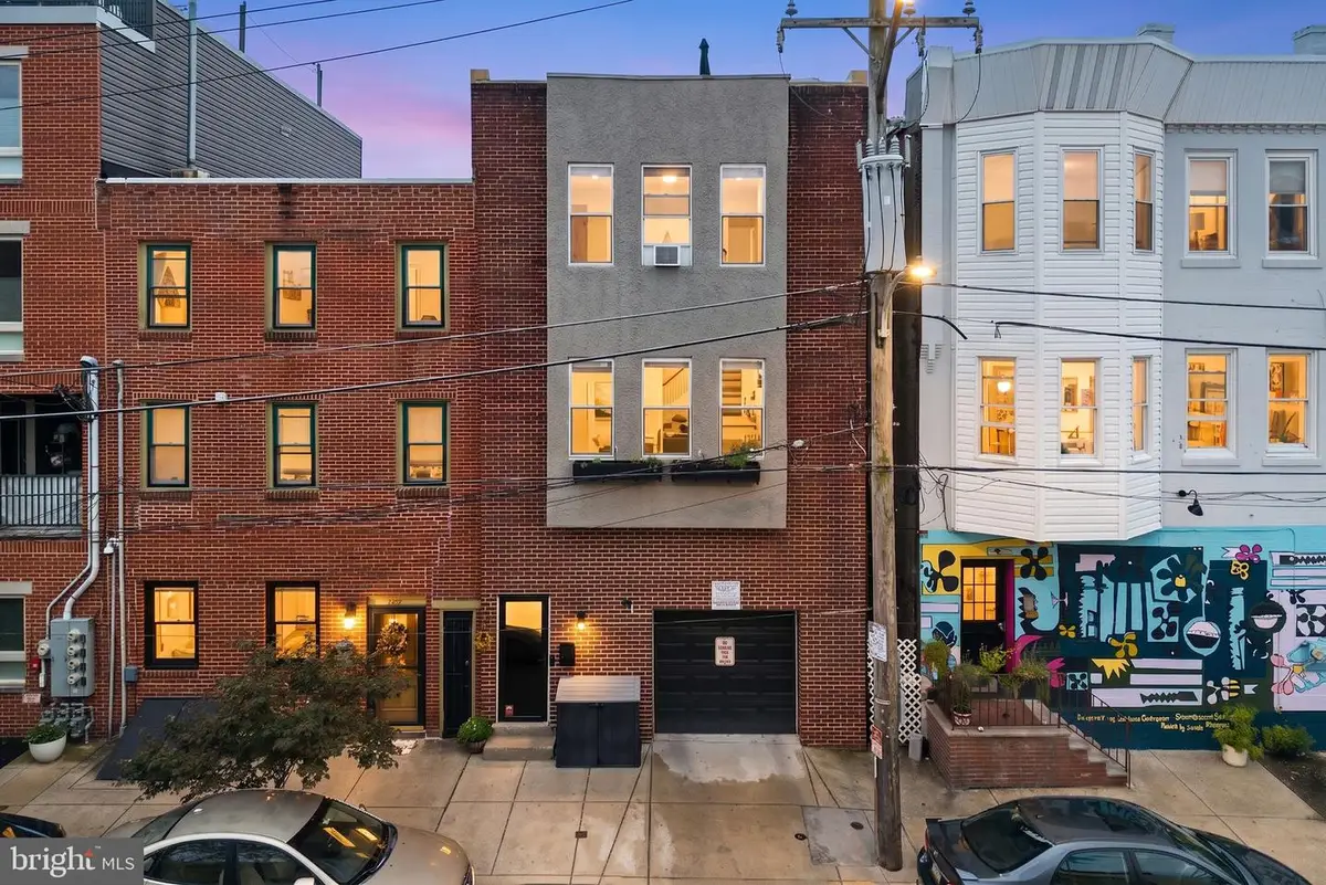 340 Monroe St, Philadelphia, PA 19147 - #1