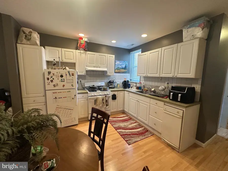 927 W Shunk St, Philadelphia, PA 19148 - #2