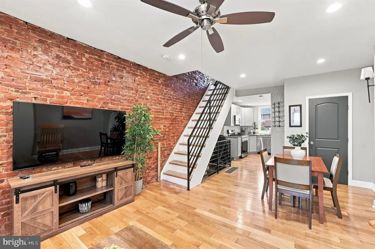 2527 S Fairhill St, Philadelphia, PA 19148 - #1