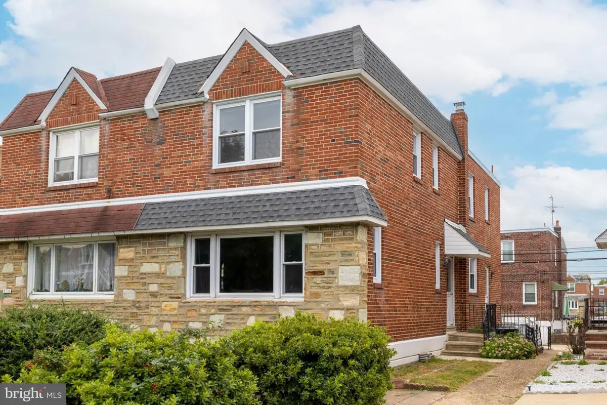 828 Brighton St, Philadelphia, PA 19111 - #1