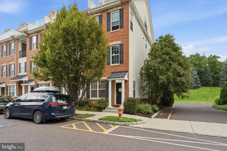 4427 Driftwood Dr, Philadelphia, PA 19129 - #3