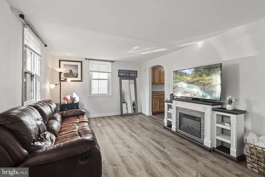 467 Evergreen Ave, Philadelphia, PA 19128 - #3