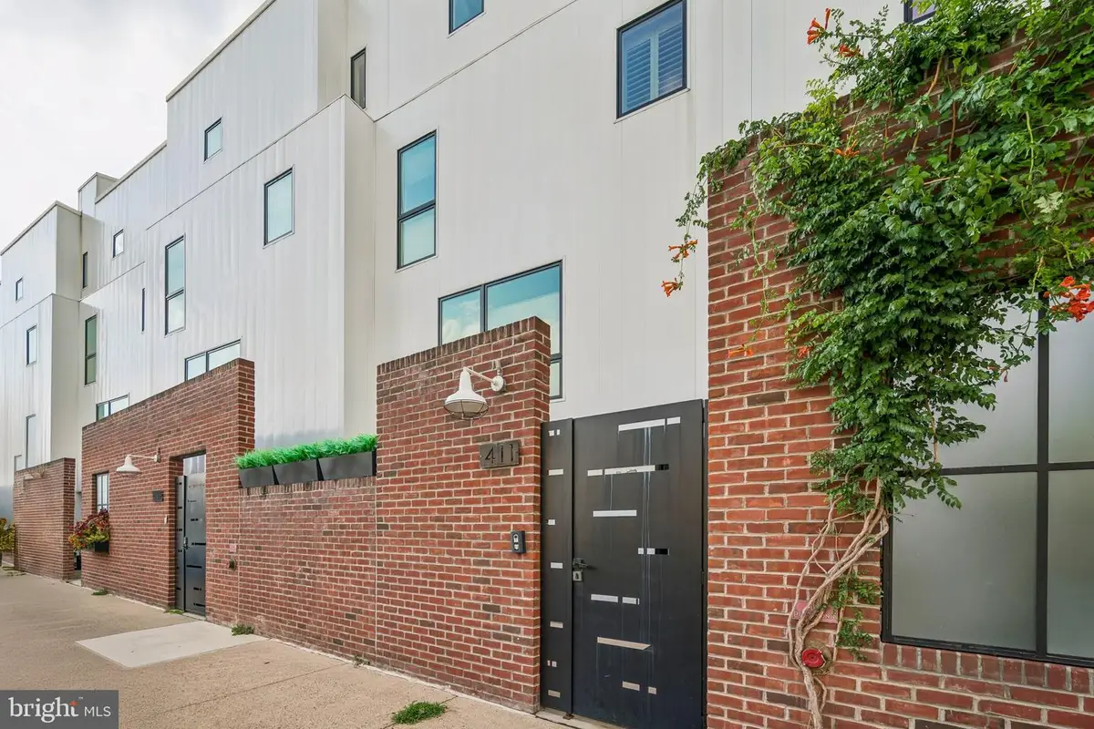 411 Salmon St, Philadelphia, PA 19125 - #1