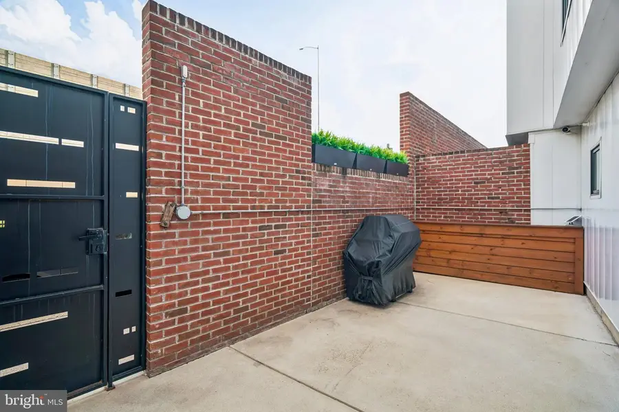 411 Salmon St, Philadelphia, PA 19125 - #3