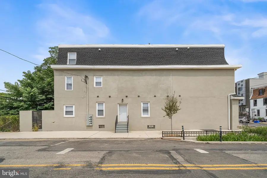 700 N 42nd St, Philadelphia, PA 19104 - #3
